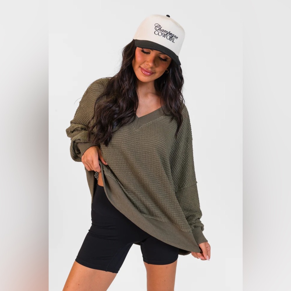 Pink lily Perfect Score Olive Oversized Waffle V-Neck Top size Large